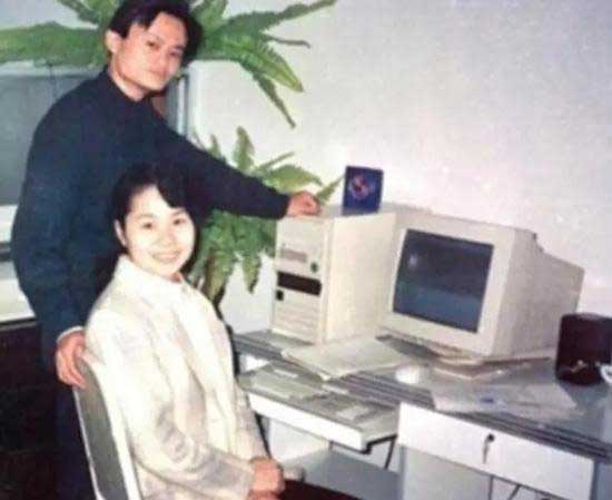七夕到來，我們來看看商業(yè)精英們經(jīng)歷的是怎樣的愛情