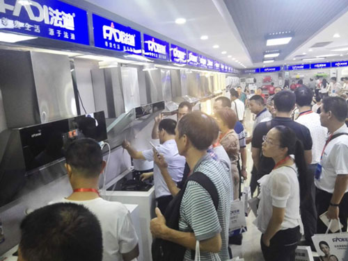 春風(fēng)十里，不如法迪熱水器“等你”