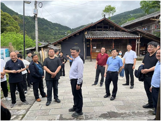 李昌海同志心系“傳統(tǒng)村落”，赴五道水徐家寨古村落調(diào)研